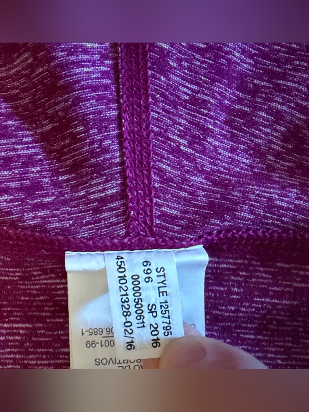 NWT Under Armour Women’s Marled Plum Capri Leggings- Size XL - Picture 8 of 9